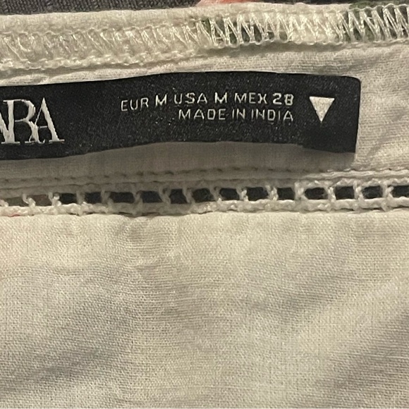 Zara Floral Pink and Green V-Neck Crop Top - Picture 6 of 6